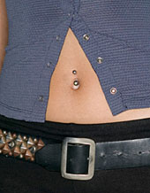 Bauchnabelpiercing