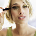 http://i.onmeda.de/ts/frau_makeup_120.jpg