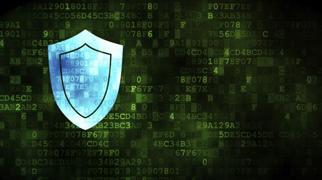 Zu sehen ist ein blauer Schutzschild vor einem grünen digitalen Hintergrund.