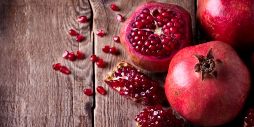La granada que vitaminas contiene