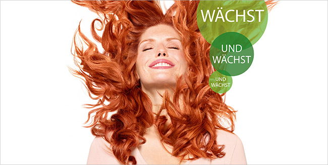 Frau mit gesundem langen Haar