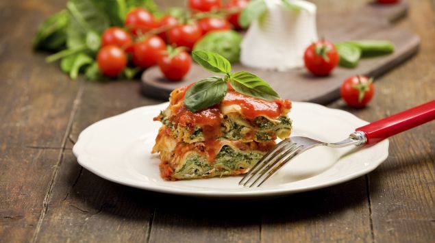 Das Bild zeigt eine vegetarische Lasagne.