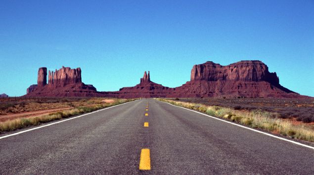 Das Bild zeigt eine Straße in den USA.