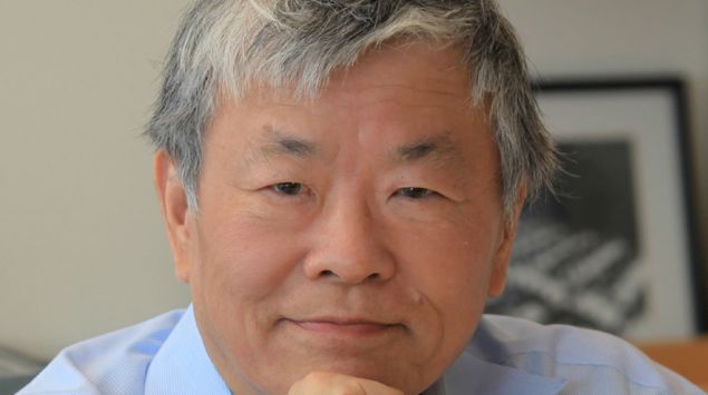 Ein Porträt von Susumu Tonegawa.